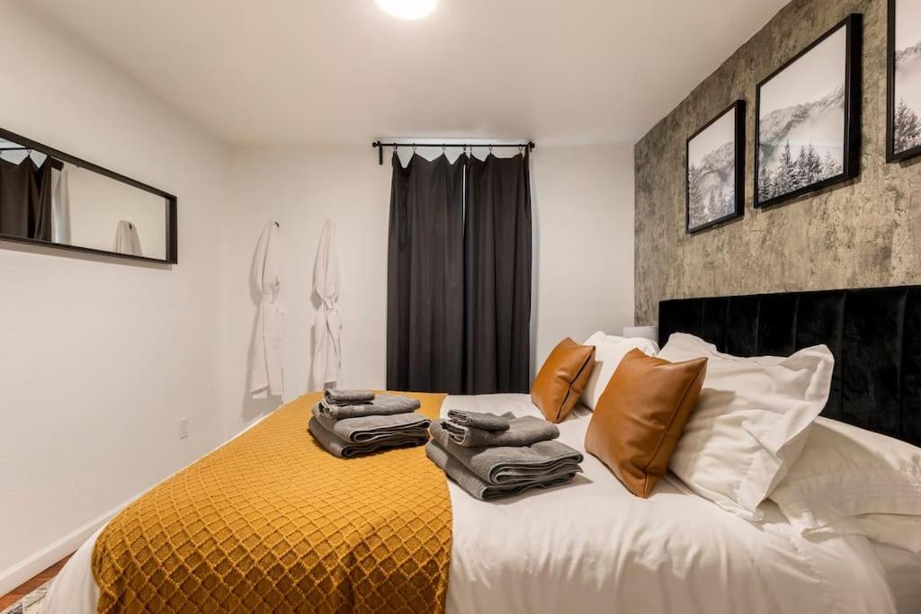 Adorable 2-Bedroom Modern Basement DEN 外观 照片